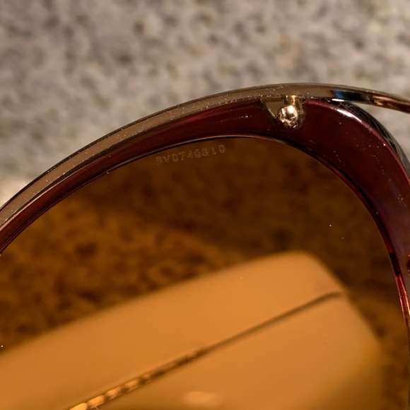 VERSACE?JACKIE-O SUNGLASSES IN YELLOW GOLD TONE? main image 8